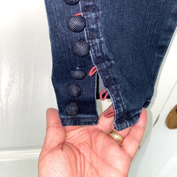 WHBM cropped skinny jeans with buttons along bottom legs - Picture 5 of 8